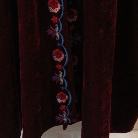 Umgee Dark Burgundy Velvet Embroidered Kimono Style open front Cardigan - Picture 5 of 7
